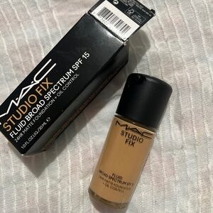 MAC STUDIO FIX FOUNDATION